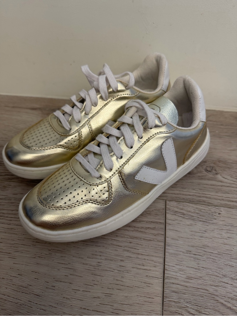 Veja V-10 Metallic Gold Leather Sneakers - EU 38 / US 6.5